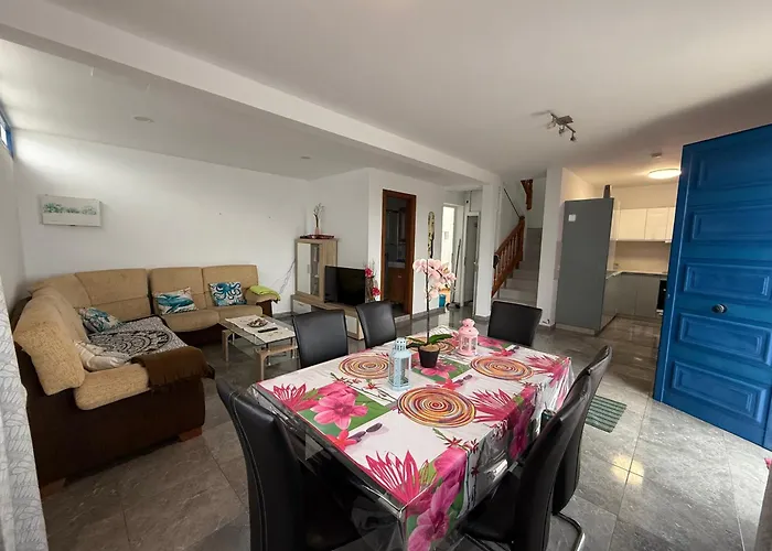 San Borondon بيت للعطل فامارا